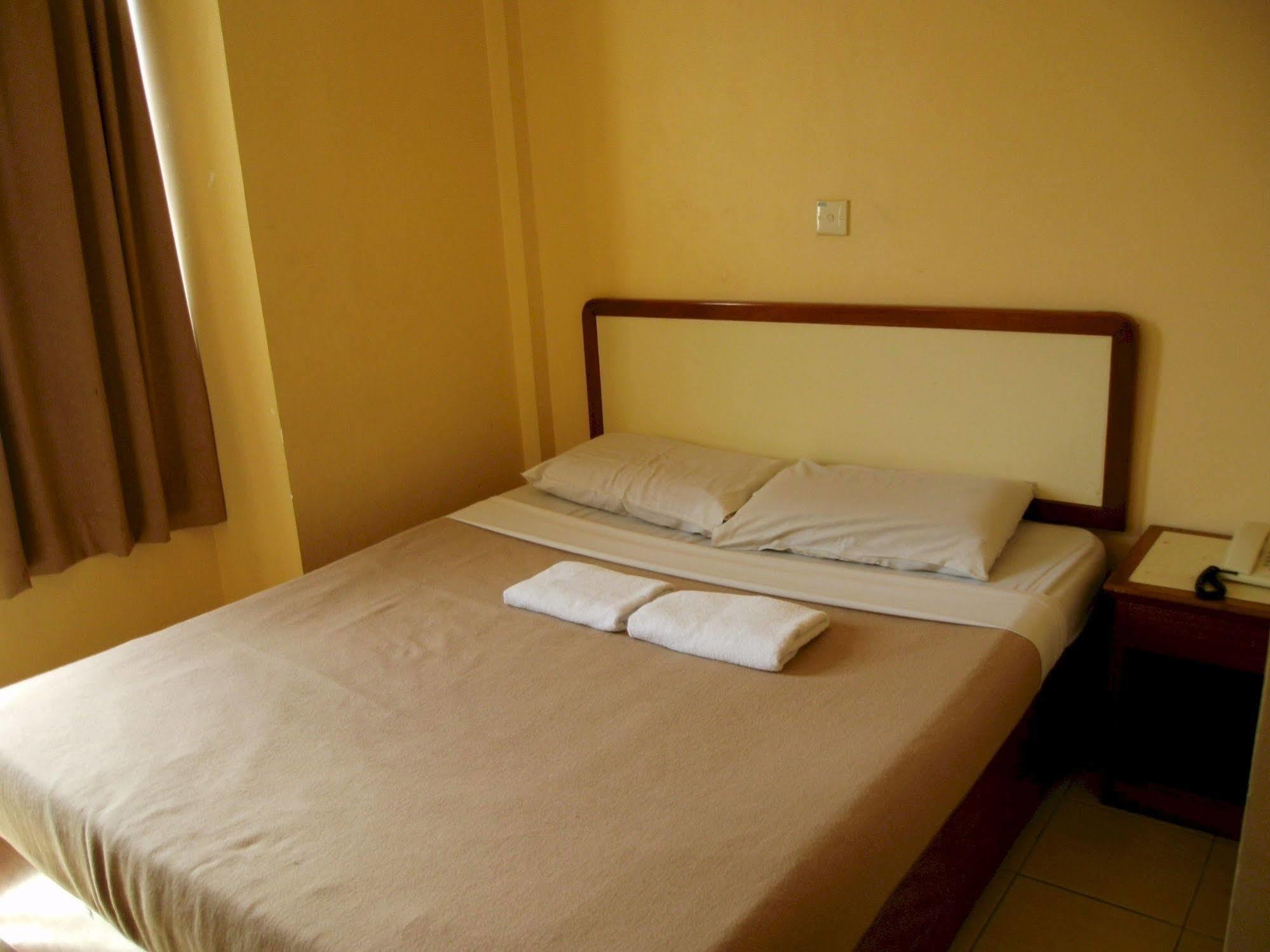 High Street Inn Kota Kinabalu Zewnętrze zdjęcie